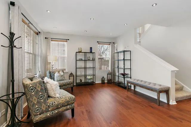 $499,999 | 502 Vernon Drive, Oswego, IL 60543