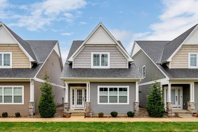 $814,900 | 1253 Echoes Circle, South Bend, IN 46617