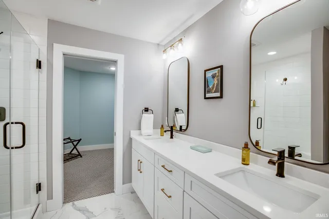 $814,900 | 1253 Echoes Circle, South Bend, IN 46617