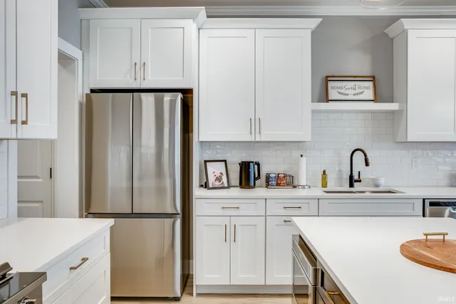 $814,900 | 1253 Echoes Circle, South Bend, IN 46617