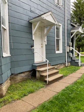 $750 | 926 Columbia Avenue, Unit 3, Fort Wayne, IN 46805