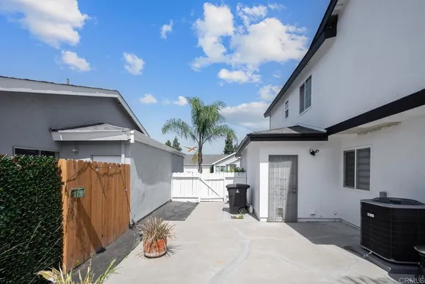 $899,999 | 2010 Bridgeport, Chula Vista, CA 91913