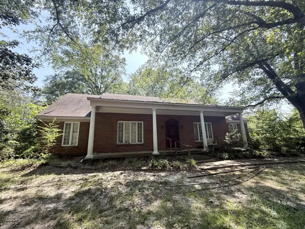 $299,000 | 1800 West Jackson Street, Tupelo, MS 38801