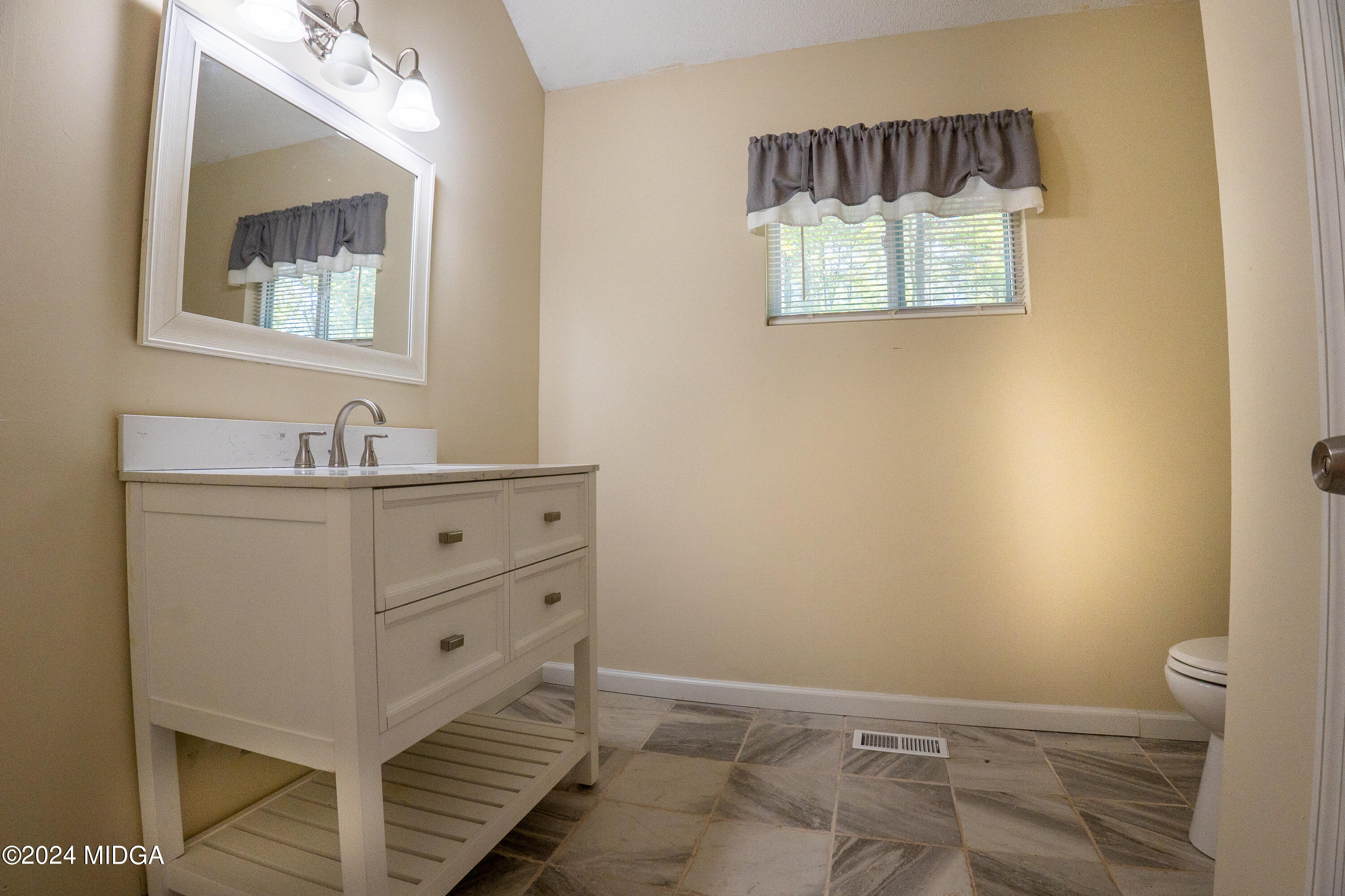 7665 Goodall Mill Road Macon, GA 31216 - Photo 23 of 42 Bathroom