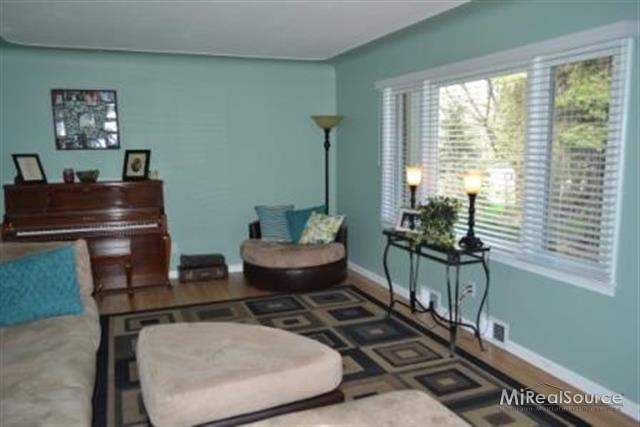 314 Old Perch Road Rochester, MI 48309 - Photo 5 of 27 Living Room