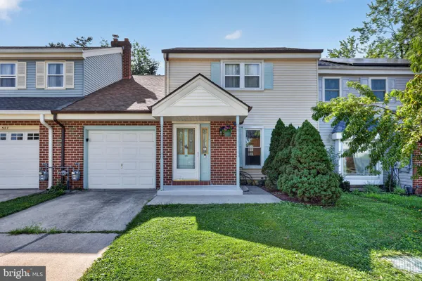 $349,990 | 325 Carleton Lane, Mount Laurel, NJ 08054