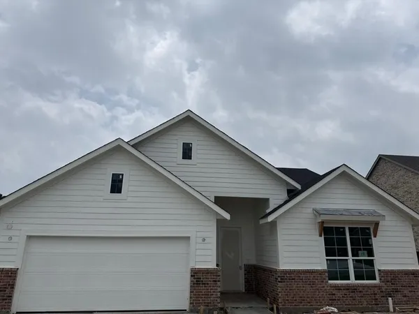 $420,825 | 1124 Trinity Drive, Springtown, TX 76082