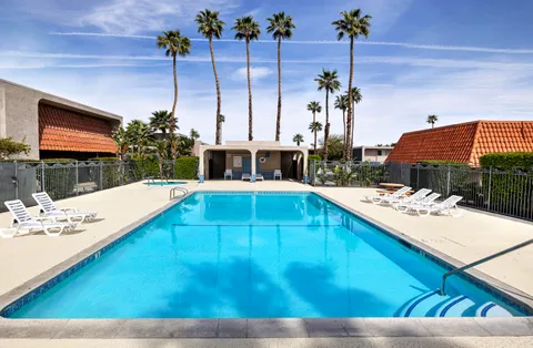 $469,000 | 250 East Via Escuela, Unit G, Palm Springs, CA 92262