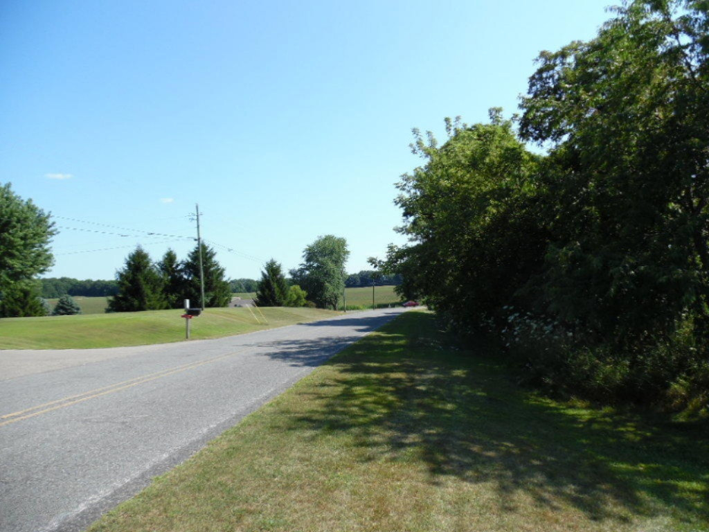 6 Atwood Road Dowagiac, MI 49047 - Photo 1 of 16 SAM_2444