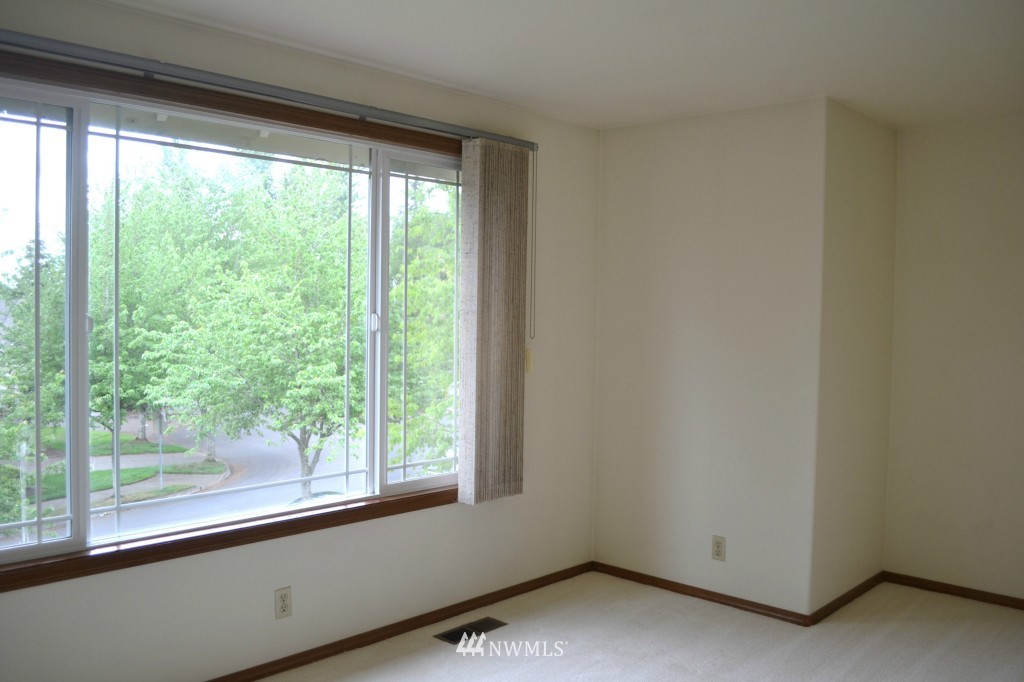 9126 Northeast 151st Street Bothell, WA 98011 - Photo 13 of 24 Gallery Image 13