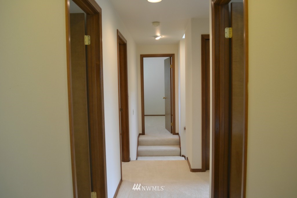 9126 Northeast 151st Street Bothell, WA 98011 - Photo 16 of 24 Gallery Image 16