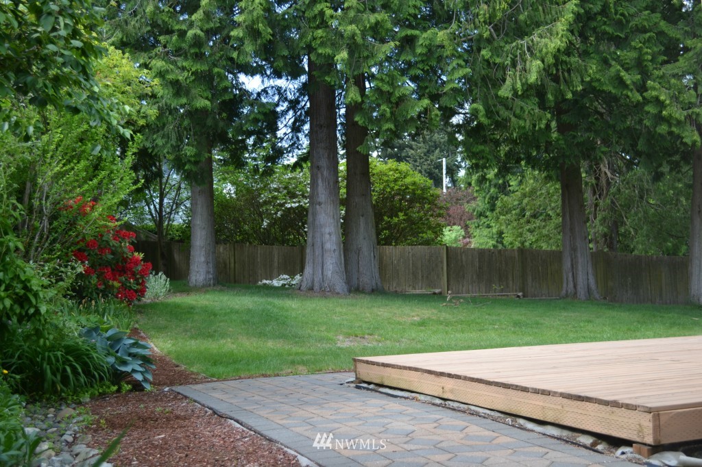 9126 Northeast 151st Street Bothell, WA 98011 - Photo 18 of 24 Gallery Image 18