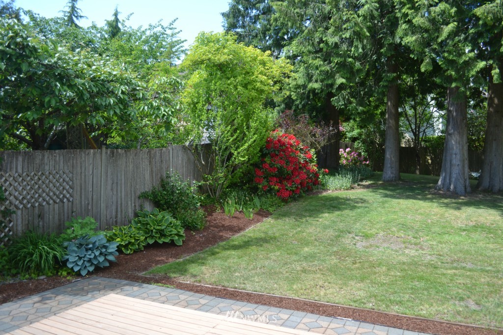 9126 Northeast 151st Street Bothell, WA 98011 - Photo 19 of 24 Gallery Image 19