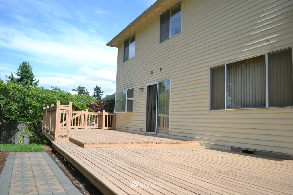 9126 Northeast 151st Street Bothell, WA 98011 - Photo 20 of 24 Gallery Image 20