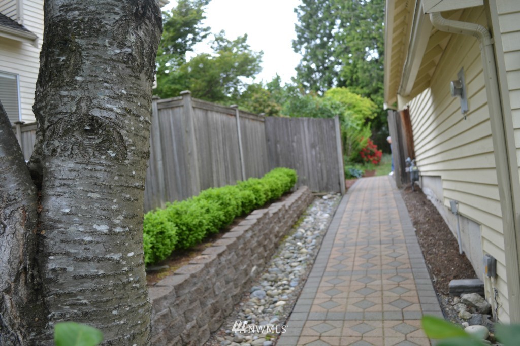 9126 Northeast 151st Street Bothell, WA 98011 - Photo 21 of 24 Gallery Image 21