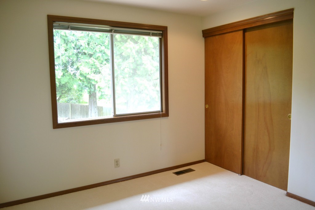 9126 Northeast 151st Street Bothell, WA 98011 - Photo 23 of 24 Gallery Image 23