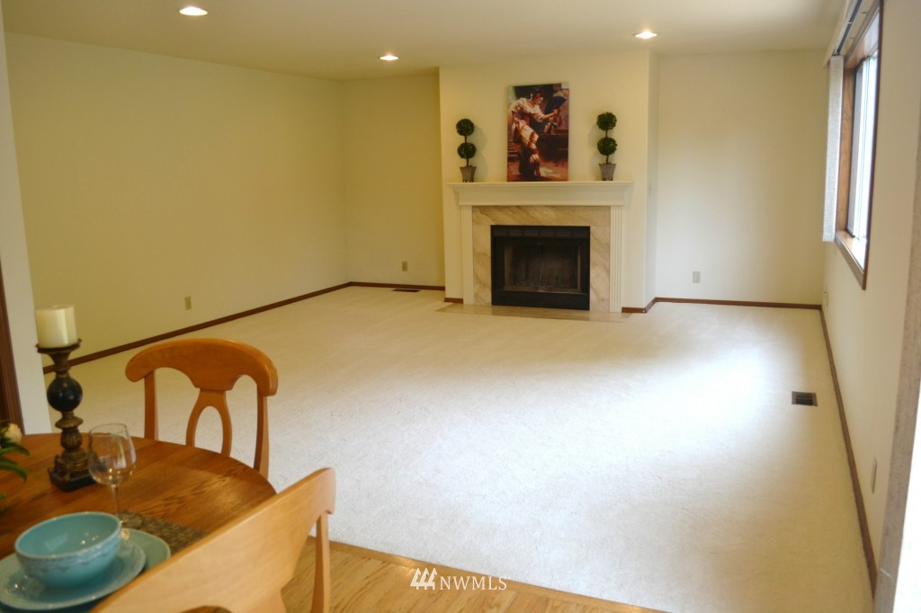 9126 Northeast 151st Street Bothell, WA 98011 - Photo 6 of 24 Gallery Image 6