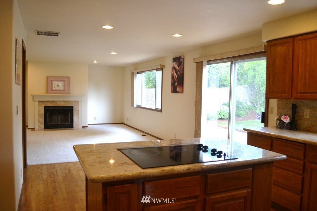 9126 Northeast 151st Street Bothell, WA 98011 - Photo 7 of 24 Gallery Image 7