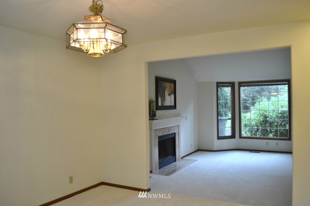 9126 Northeast 151st Street Bothell, WA 98011 - Photo 10 of 24 Gallery Image 10