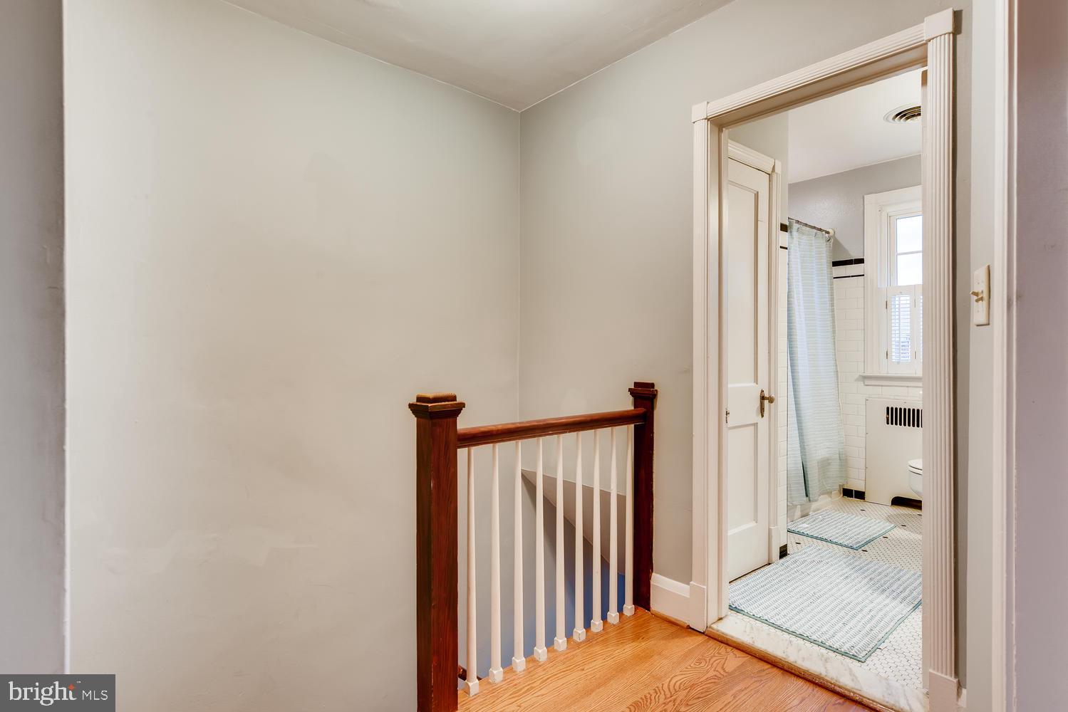 41 Murdock Road Baltimore, MD 21212 - Photo 20 of 30 Second level hall
