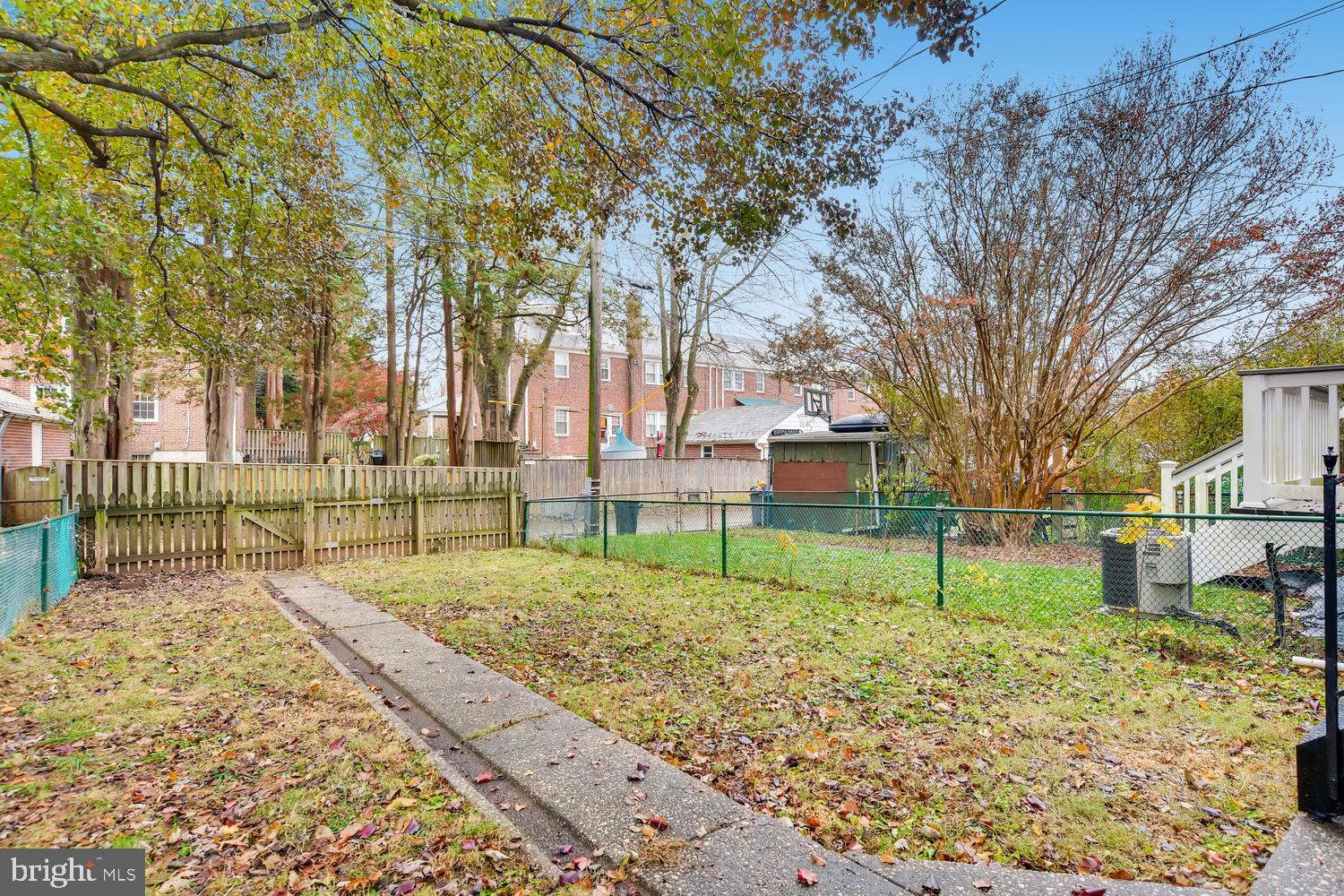 41 Murdock Road Baltimore, MD 21212 - Photo 26 of 30 Level rear yard