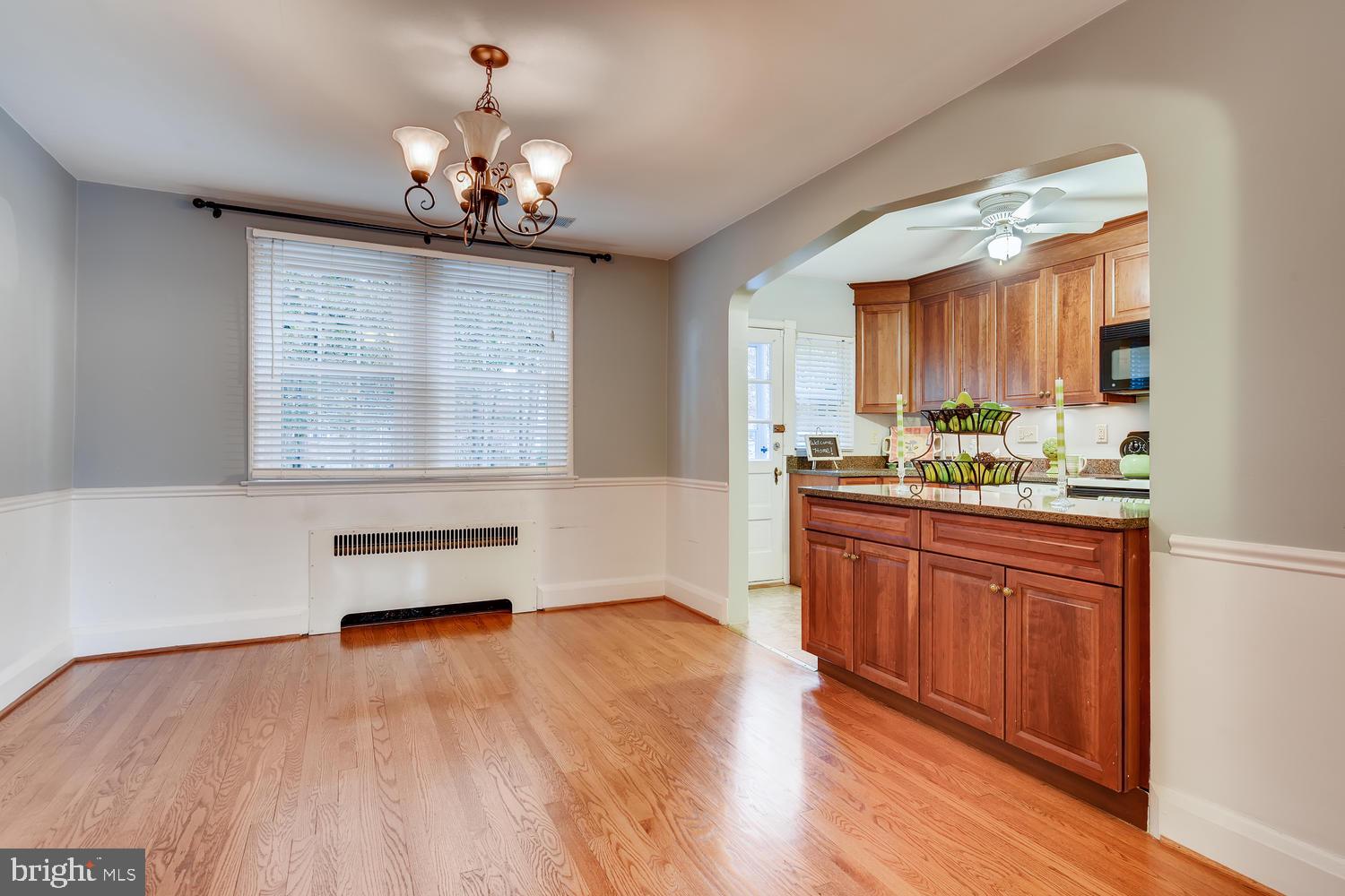 41 Murdock Road Baltimore, MD 21212 - Photo 7 of 30 Dining room with open kitchen