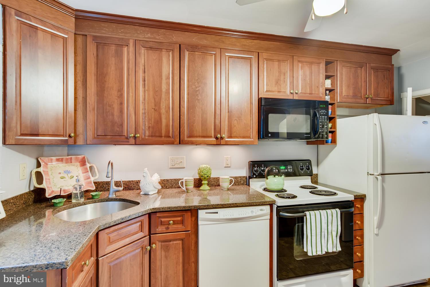 41 Murdock Road Baltimore, MD 21212 - Photo 10 of 30 Kitchen with wood cabinets