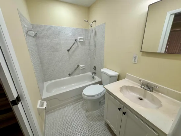 $2,100 | 13751 Via Aurora, Unit A, Delray Beach, FL 33484