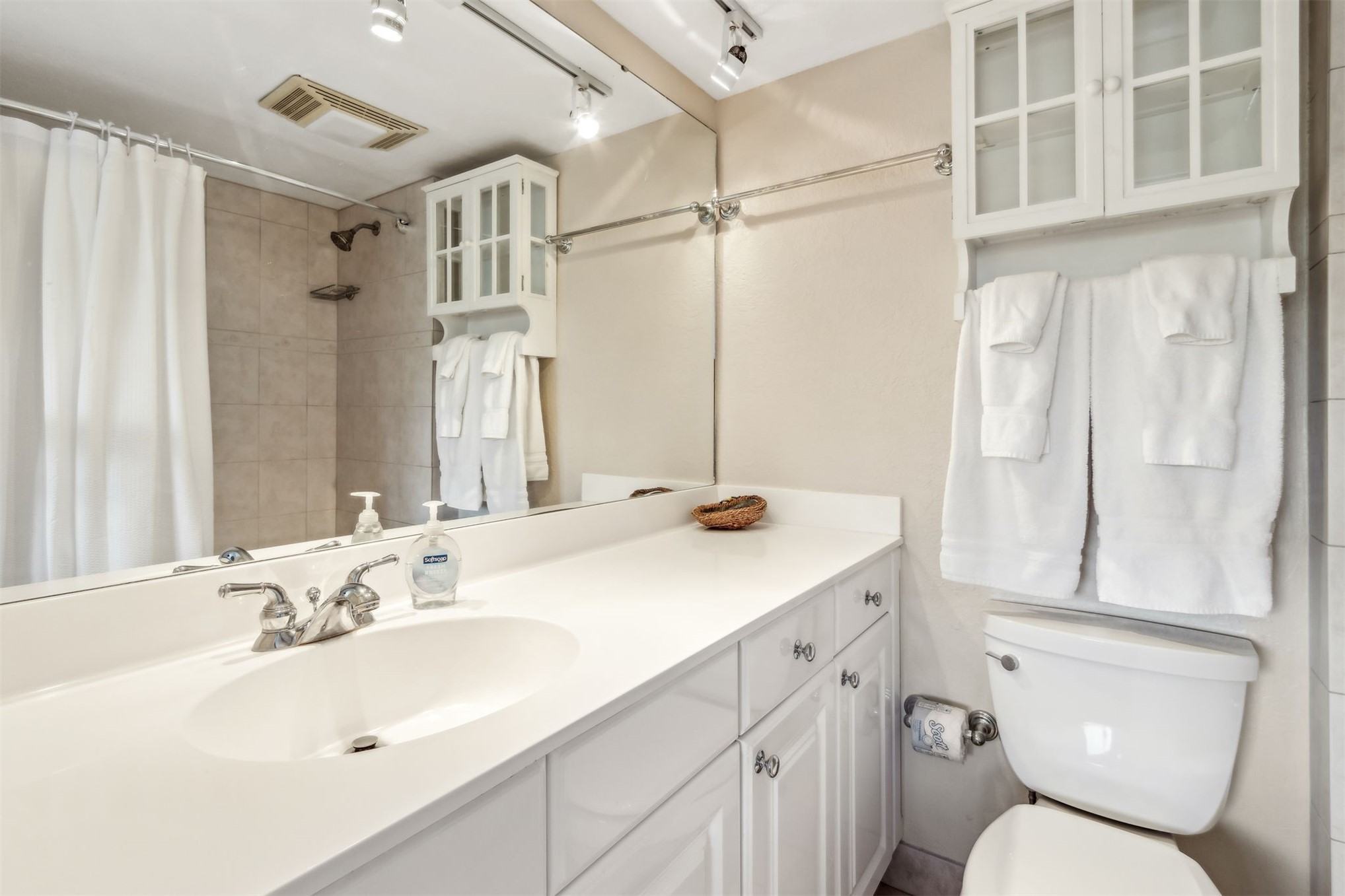 1107 Beach Walker Road, Unit 1107 Fernandina Beach, FL 32034 - Photo 20 of 63 a bathroom with a sink toilet tub and shower