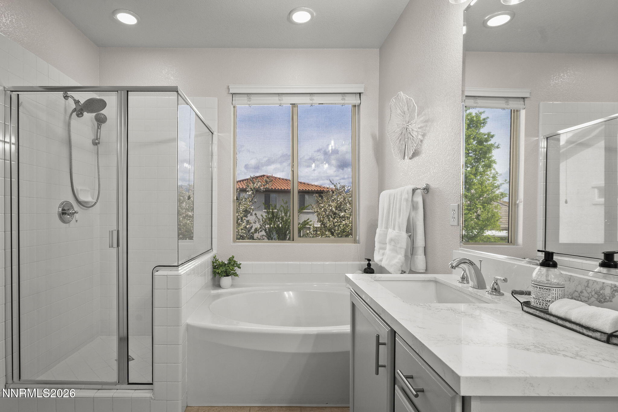 450 Roseben Court Reno, NV 89521 - Photo 21 of 40 21-web-or-mls-_DSC0112