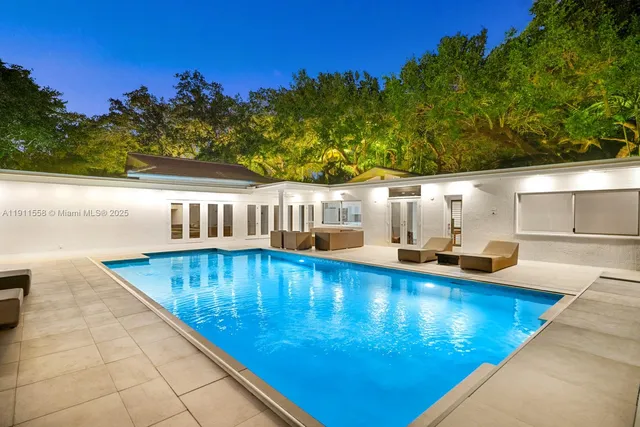 $27,000 | 11015 Lakeside Drive, Coral Gables, FL 33156