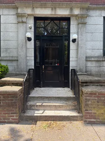 $4,350 | 12 Prince Street, Unit 2, Cambridge, MA 02139