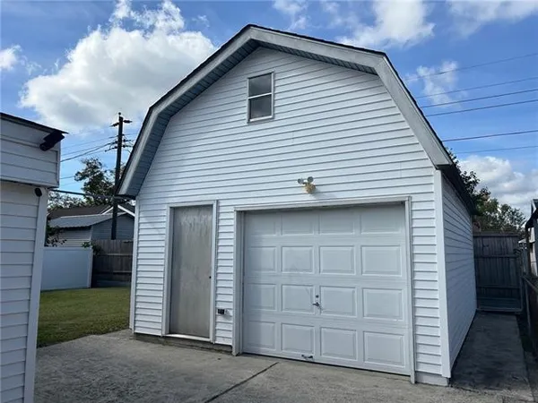 $1,700 | 321 Elsa Drive, Westwego, LA 70094