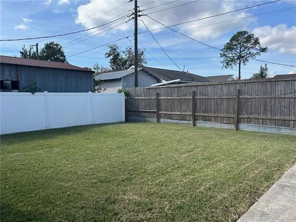 $1,700 | 321 Elsa Drive, Westwego, LA 70094