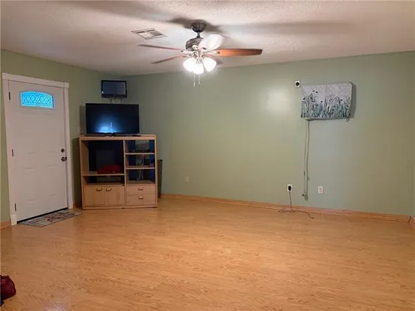 $1,700 | 321 Elsa Drive, Westwego, LA 70094