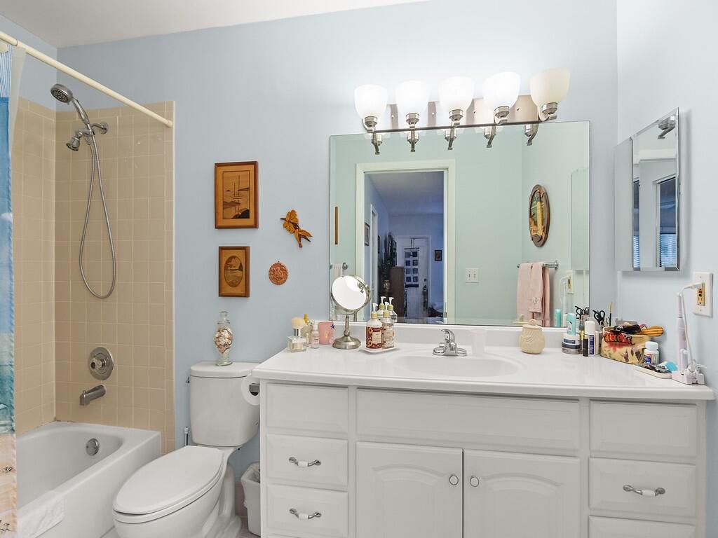 1702 Lakefront Boulevard, Unit B Fort Pierce, FL 34982 - Photo 20 of 29 Resized027