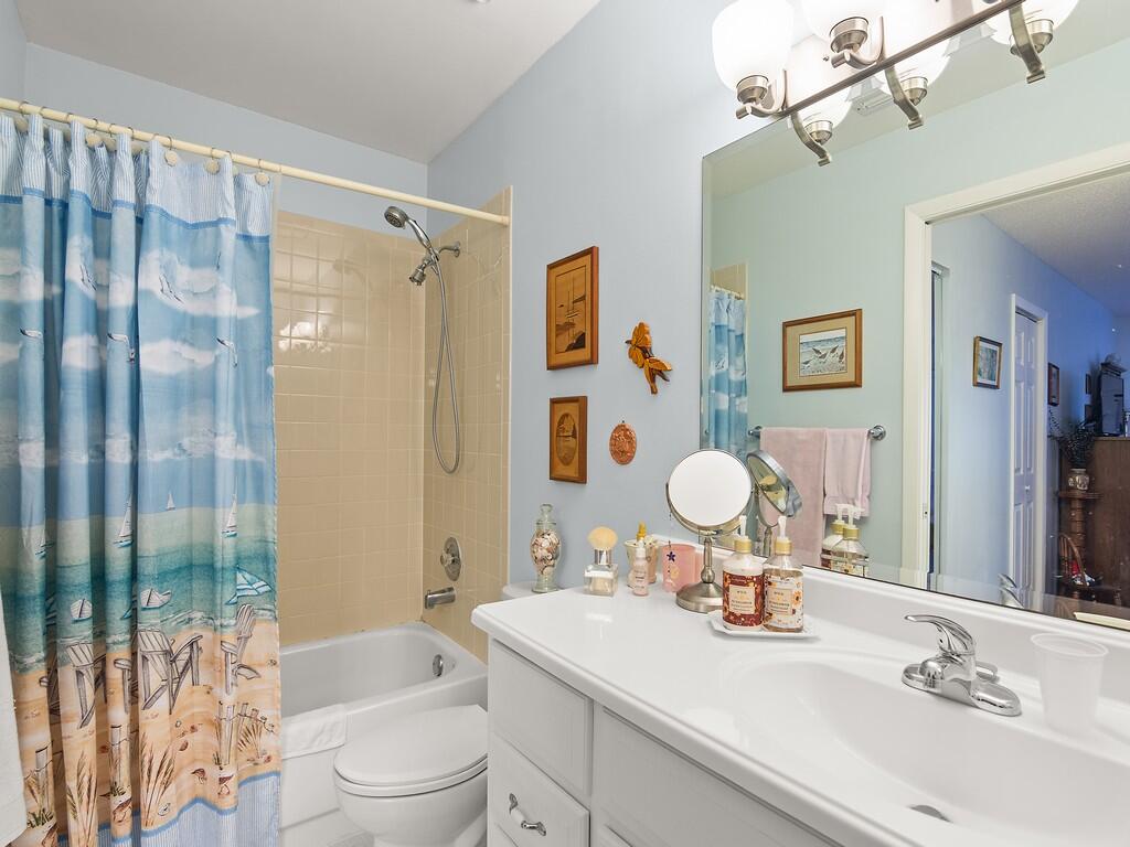 1702 Lakefront Boulevard, Unit B Fort Pierce, FL 34982 - Photo 21 of 29 Resized028