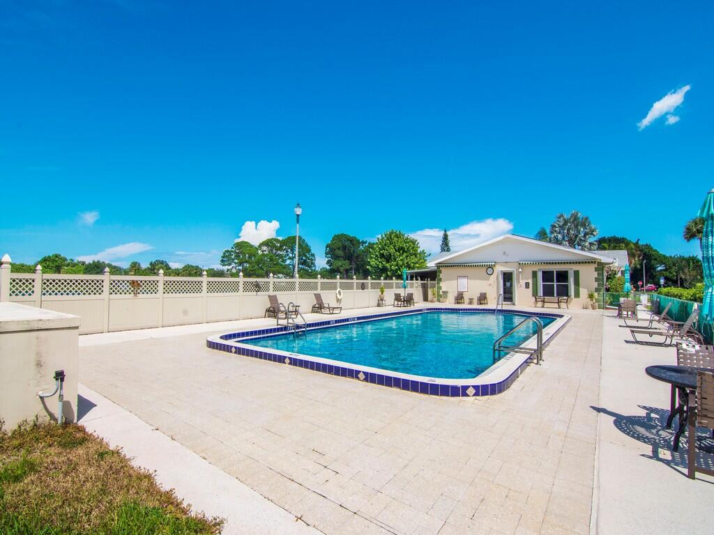 1702 Lakefront Boulevard, Unit B Fort Pierce, FL 34982 - Photo 25 of 29 Resized042