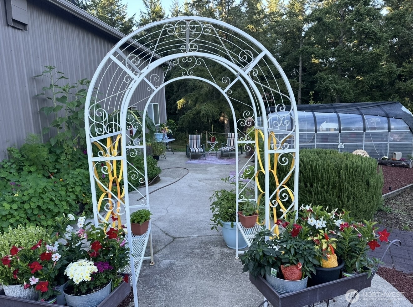 2599 Seminary Hill Road Centralia, WA 98531 - Photo 30 of 40 a view of a garden with a flower garden