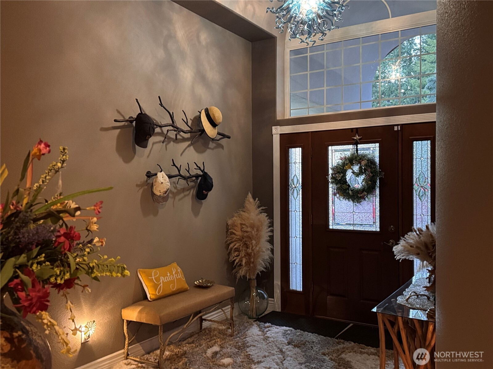 2599 Seminary Hill Road Centralia, WA 98531 - Photo 3 of 40 a room with furniture and a window