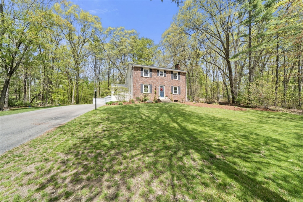 541 Flagg Hill Road Boxborough, MA 01719 - Photo 2 of 27