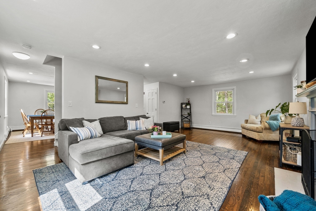 541 Flagg Hill Road Boxborough, MA 01719 - Photo 8 of 27