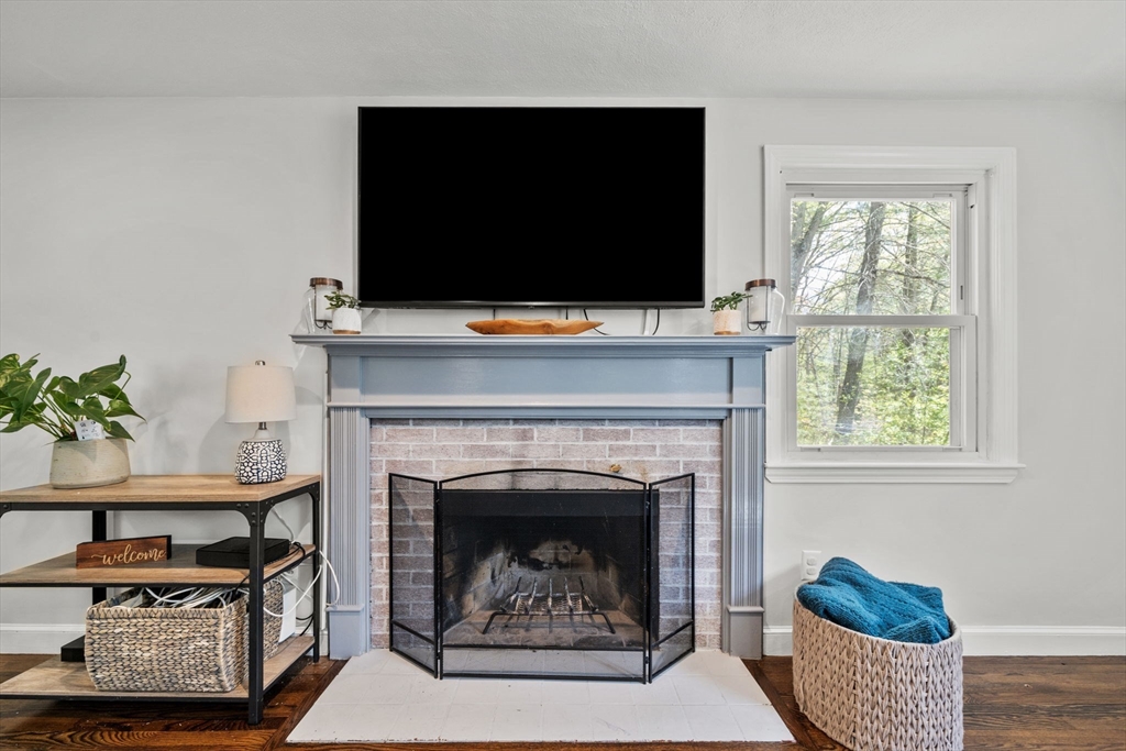 541 Flagg Hill Road Boxborough, MA 01719 - Photo 9 of 27