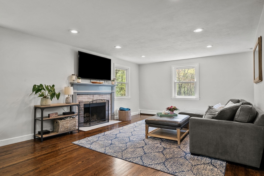 541 Flagg Hill Road Boxborough, MA 01719 - Photo 10 of 27