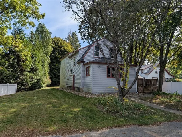 $2,600 | 25 Graves Street, Deerfield, MA 01373
