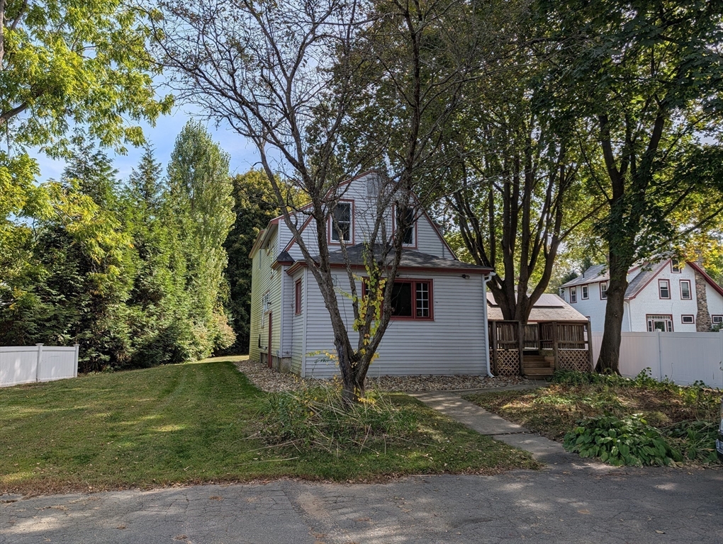 25 Graves Street Deerfield, MA 01373 - Photo 27 of 29 a front view of a house with garden