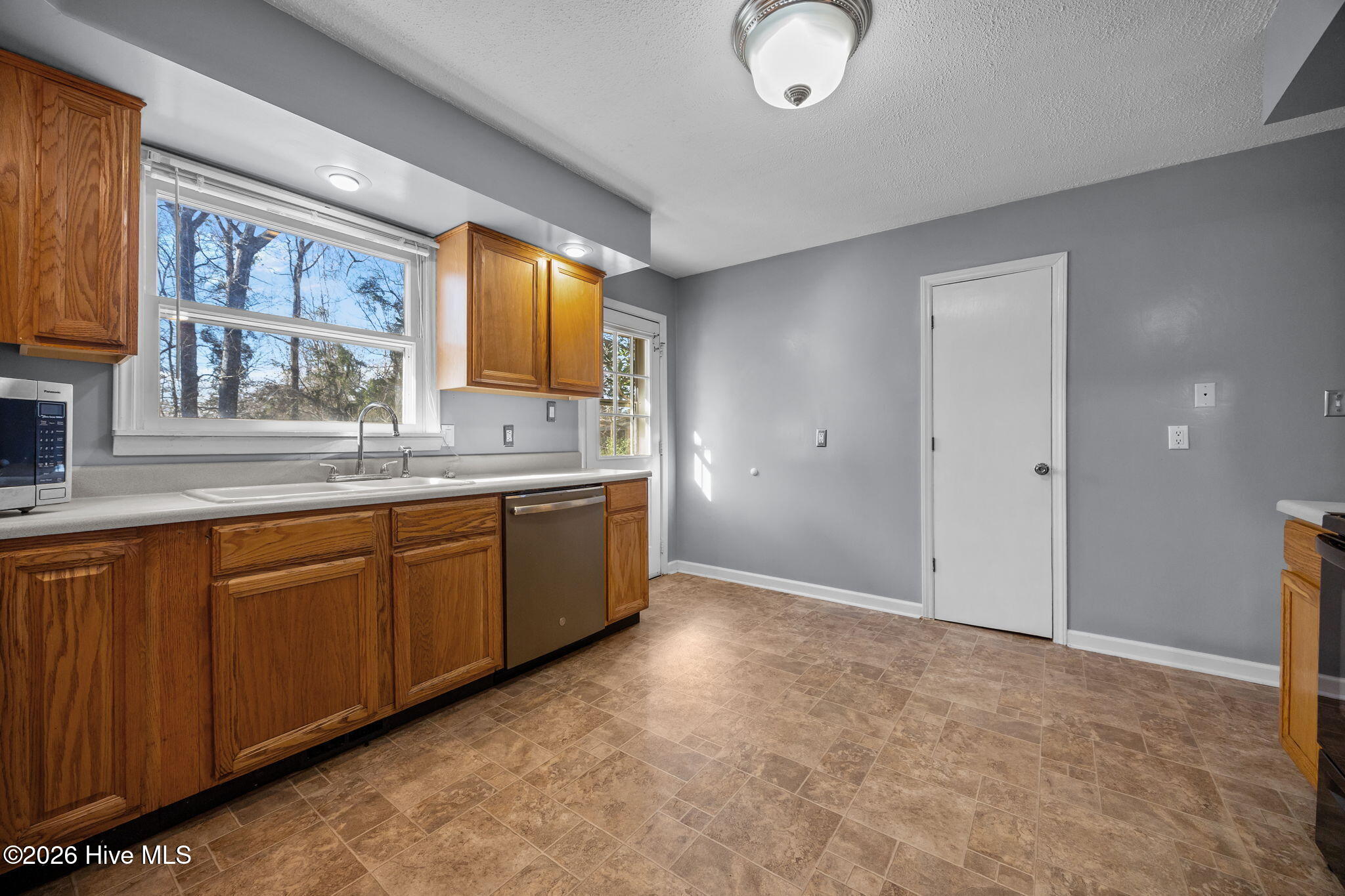 1509 Onslow Pines Road Jacksonville, NC 28540 - Photo 24 of 40 Kitchen