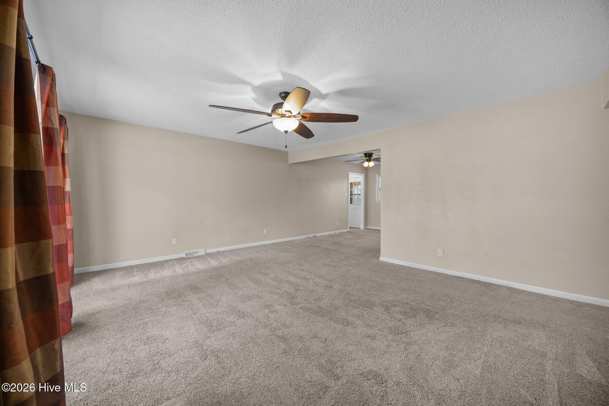 1509 Onslow Pines Road Jacksonville, NC 28540 - Photo 6 of 40 Living Room