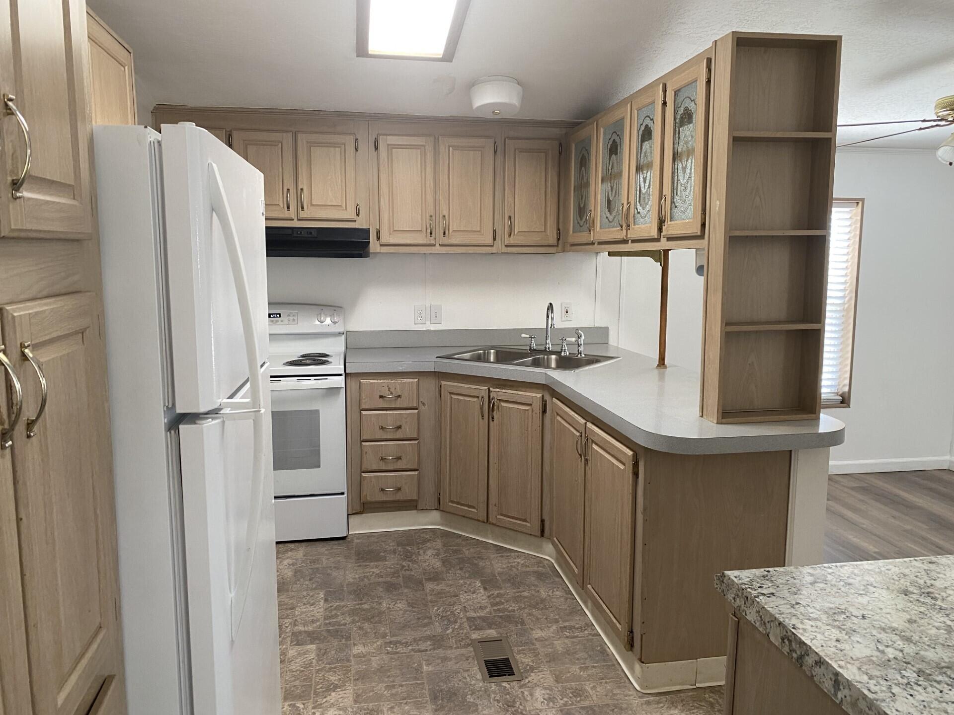 474 4th Street Madras, OR 97741 - Photo 16 of 29 4th kitch