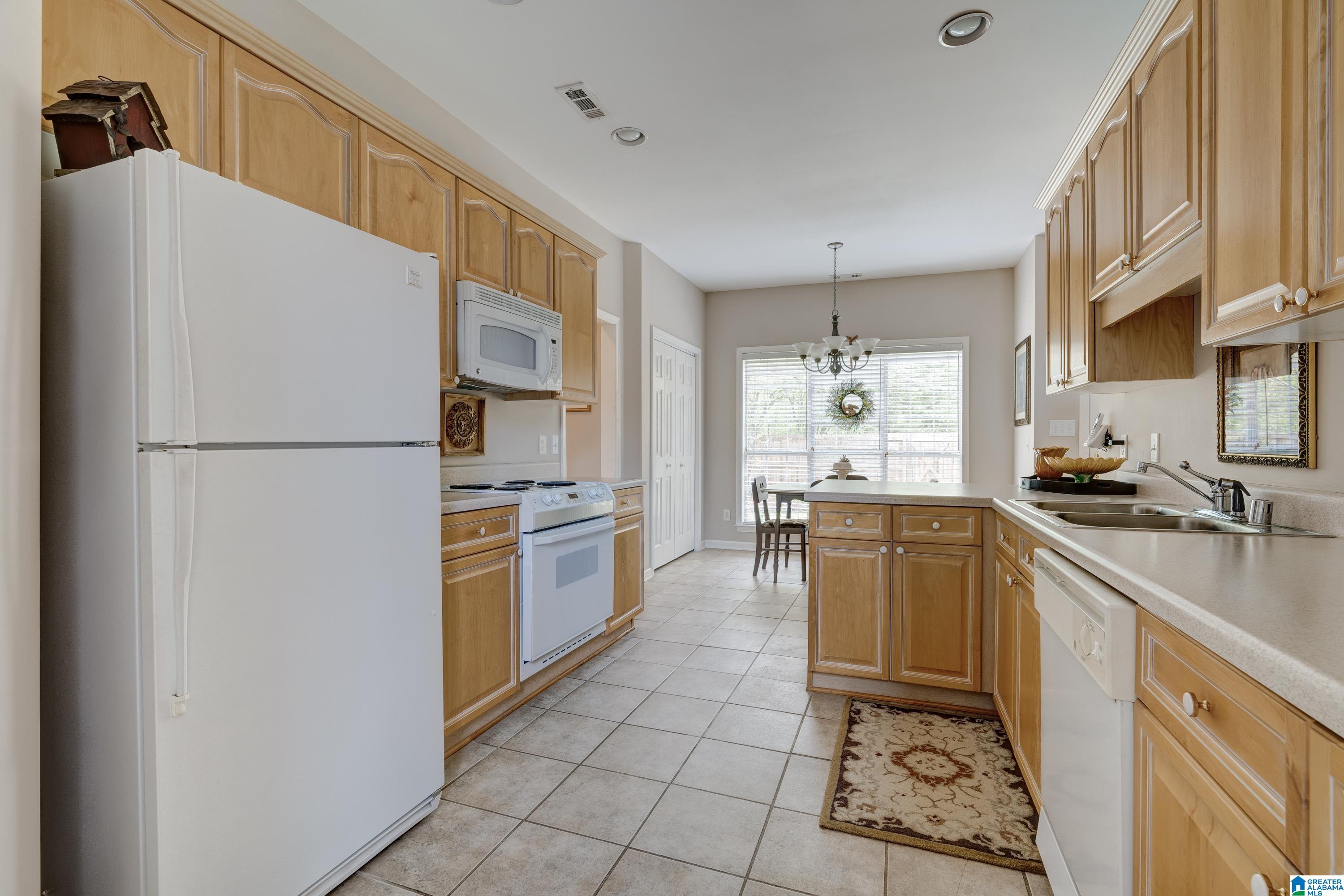 1323 Old Cahaba Cove Helena, AL 35080 - Photo 8 of 48